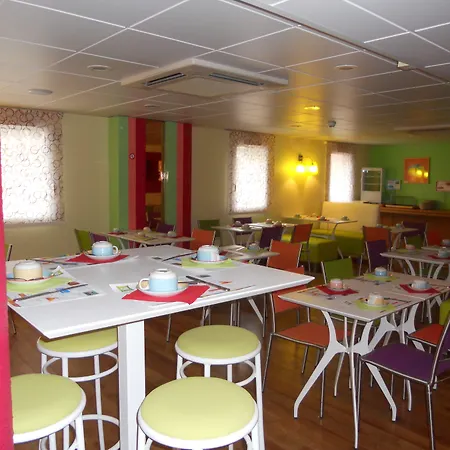 מלון Ibis Styles Centre 3*