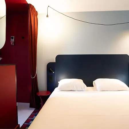 Ibis Styles Centre Hotell 3*