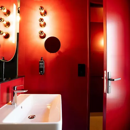 Ibis Styles Centre Hotell 3*